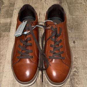 Perry Ellis Chestnut Leather Sneakers